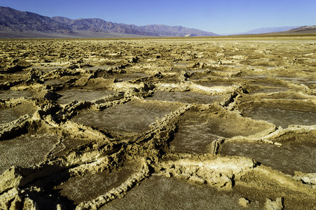 北美州最低点的死地上天然盐层图片