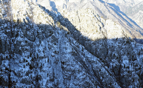 冬季风景意大利北部冬季寒雪中背景图片