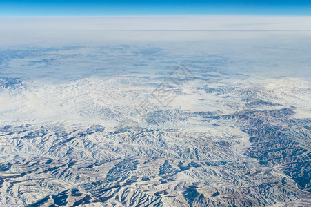 西部戈壁沙漠的空中航向由飞图片