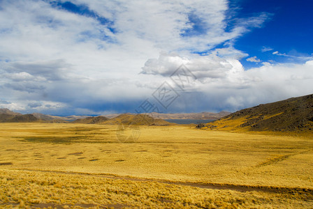 CuscoPuno路秘鲁南美洲Incas神圣谷山地和蓝图片