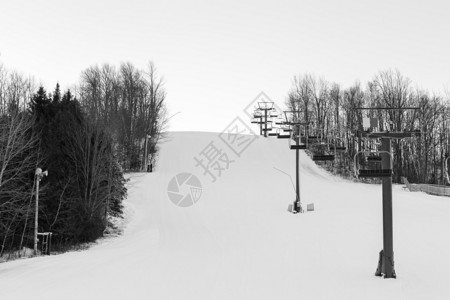 黑色和白色滑雪度假胜图片
