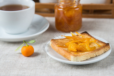 吐司橘子果酱早餐图片