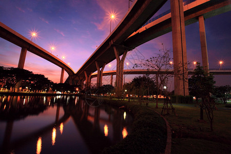 Bhumibol桥泰国曼谷黄昏图片