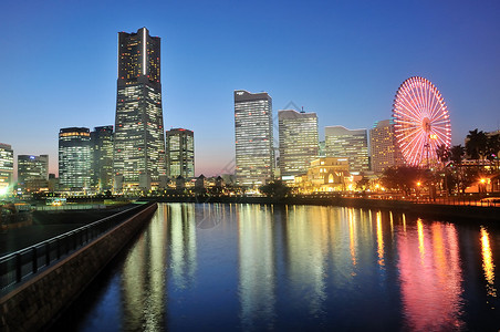 港未来横滨大厦在晚上日本图片