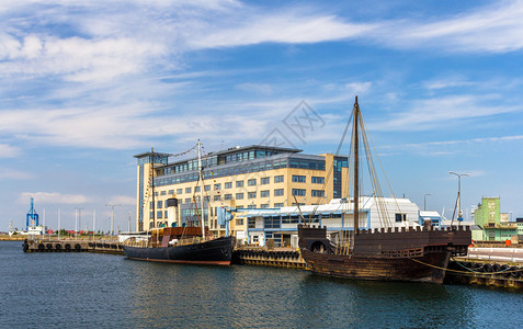 瑞典马尔默海港的船图片