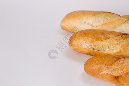 三个地壳的法国白面包盒被图片