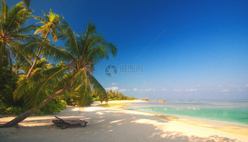 马尔代夫浪漫海滩风光图片