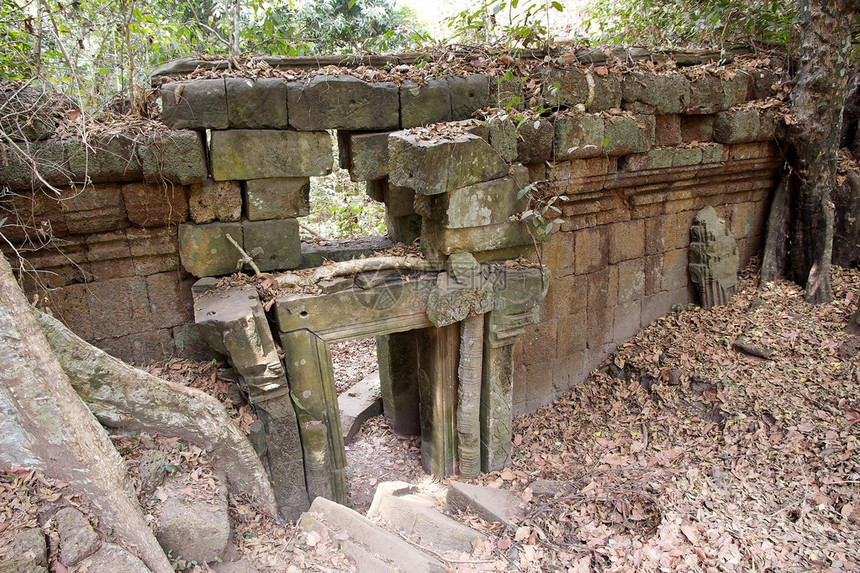 寺的砂岩墙遗址图片