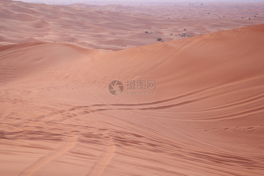 红色沙丘纹理背景图片
