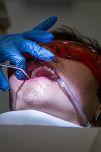 牙医办公室的病人图片