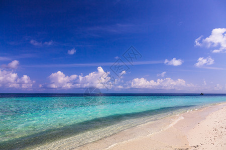 马尔代夫白色海滩图片