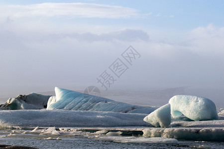 冬季冰岛的美丽景色图片