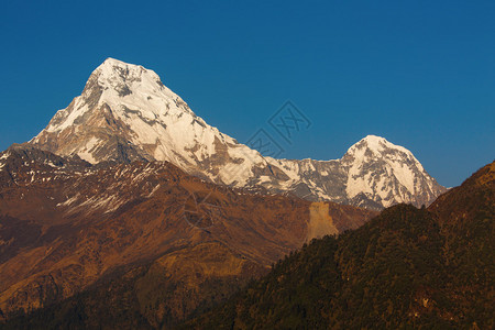 AnnapurnaI喜马拉雅山景全天在PoonHill图片