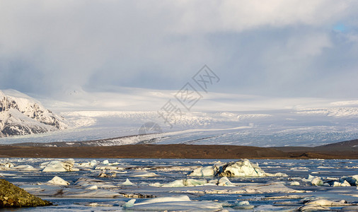 冰川泻湖的泻湖时图片