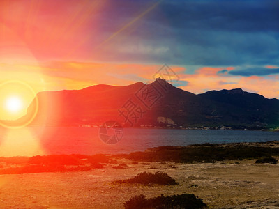 在西里海岸的美好的日落图片