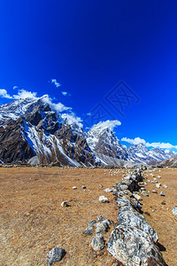 尼泊尔喜马拉雅山景在一图片