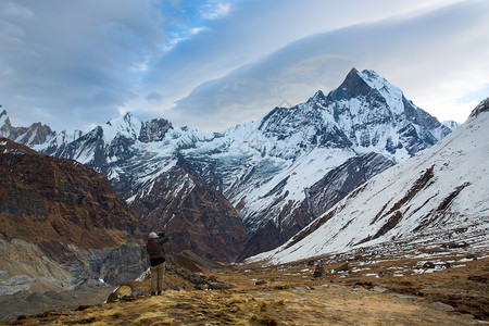照片来自尼泊尔喜马拉雅山地的Andapurna基地营图片
