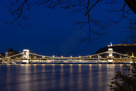 布达佩斯的连锁桥图片