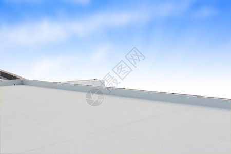商务楼屋顶的甲板或露台与复制空图片