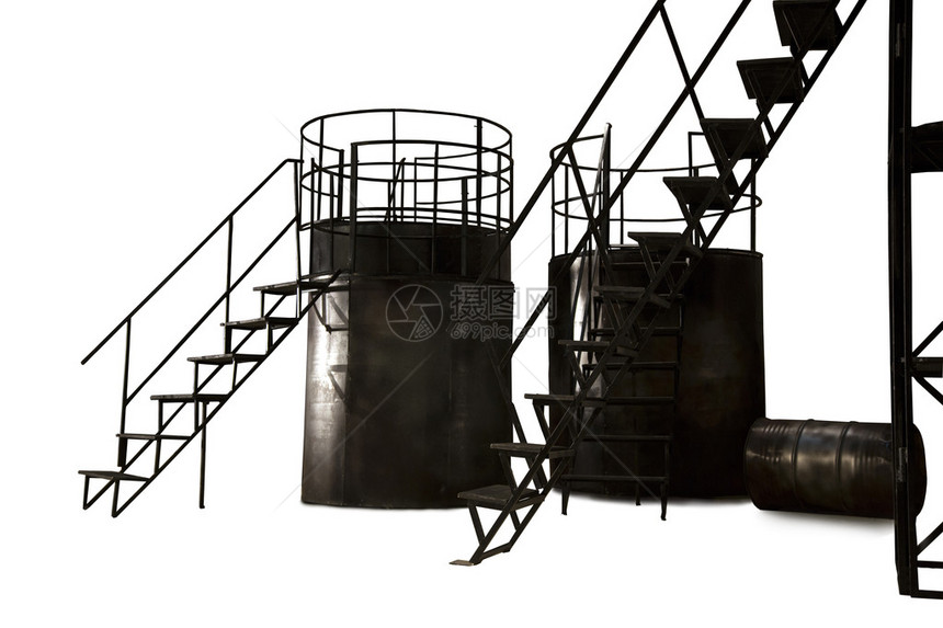 工业金属楼梯和桶图片