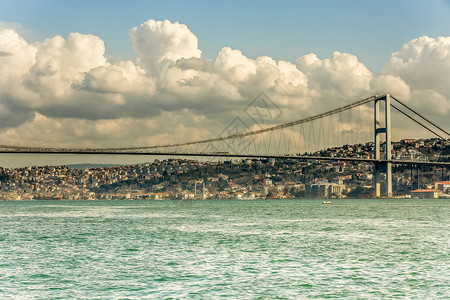 土耳其伊斯坦布尔BosphorusBridge旅游船图片
