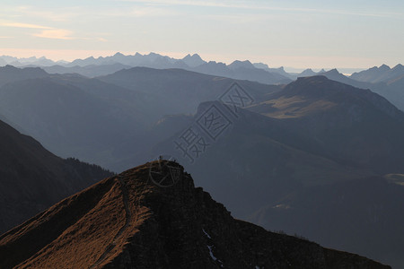 阿尔卑斯山的晚霞图片