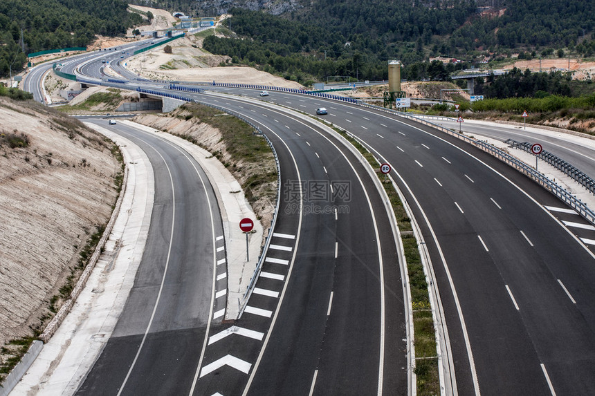 西班牙乡村公路图片