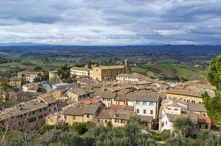 SanGimignano与周围环境的背景图片