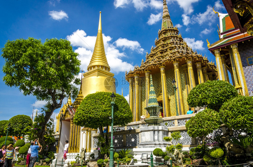 大宫佛教庙宇泰国曼谷市中心有著名的绿树图片