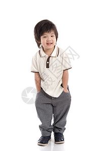亚洲男孩的肖像背包站图片
