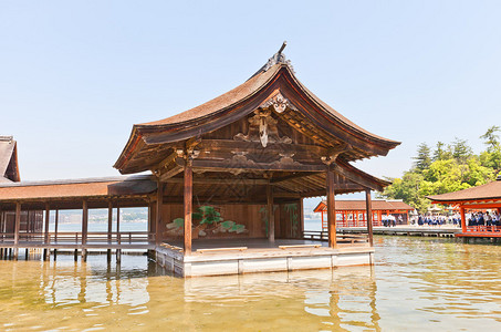 日本宫岛严神社的能剧图片