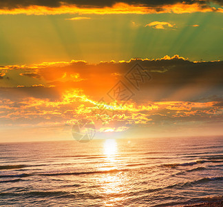 海上夕阳黄昏背景图片