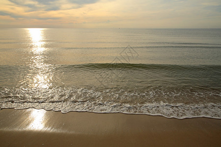 泰国华欣日出热带沙滩Hu图片