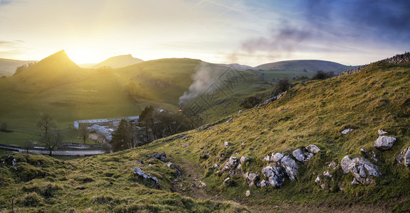 在英国峰值区ChromeHill和ParkhouseLongsBack公园屋山龙背背景