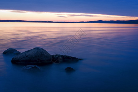 Onego湖的夏天风景图片