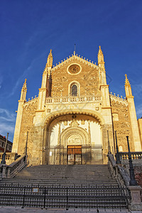 早上在西班牙马德里的皇家教堂圣杰罗姆StJ图片