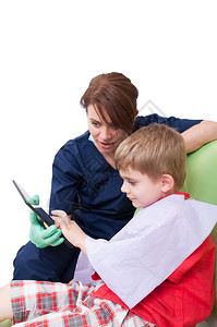 拥有无线平板电脑供儿童或儿童病人使用的智能和图片
