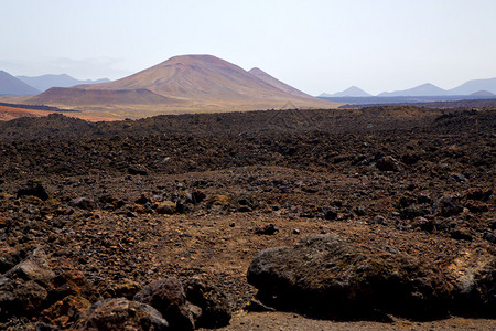 火山喷发中的火山岩石兰萨罗特西班牙蒂曼法亚图片