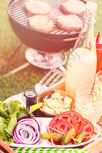 夏季小野餐加柠檬汁和蔬图片