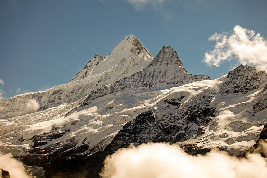 瑞士Grindelwald附近艾格尔的冰川冰图片