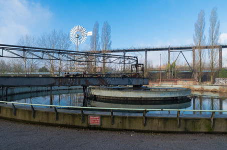 LandschaftsparkDuisburgNord的旧净水池图片