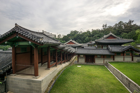 庆熙宫周围的建筑和风景入口和通往高清图片