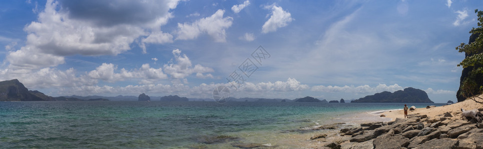 菲律宾美丽的海滩和蔚蓝的海洋图片