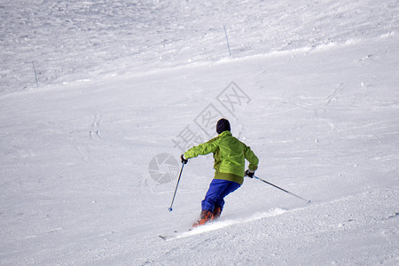 滑雪道上的滑雪者极限冬季运动图片