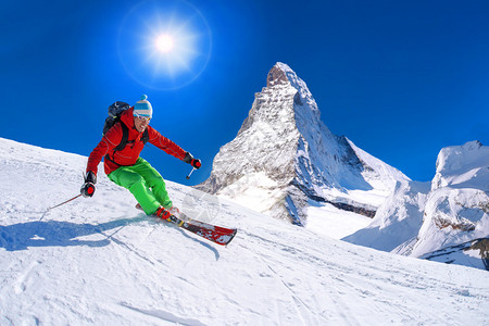 滑雪向下山滑雪对抗瑞士图片