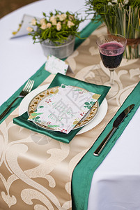 婚礼餐桌布置图片