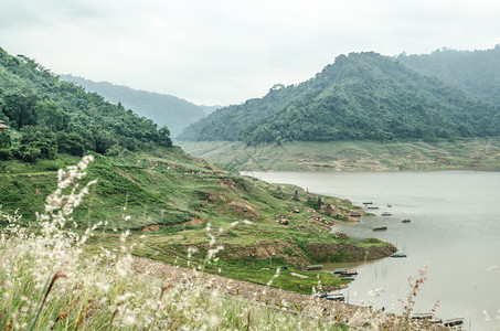 山景观和湖泊图片