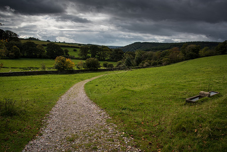 英格兰乡村秋季的乡村景观图片