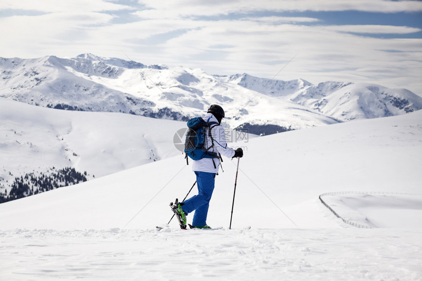 跨国滑雪者图片