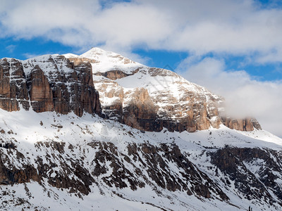 DolomitesAlps俯视意大利ValCoardana的S图片